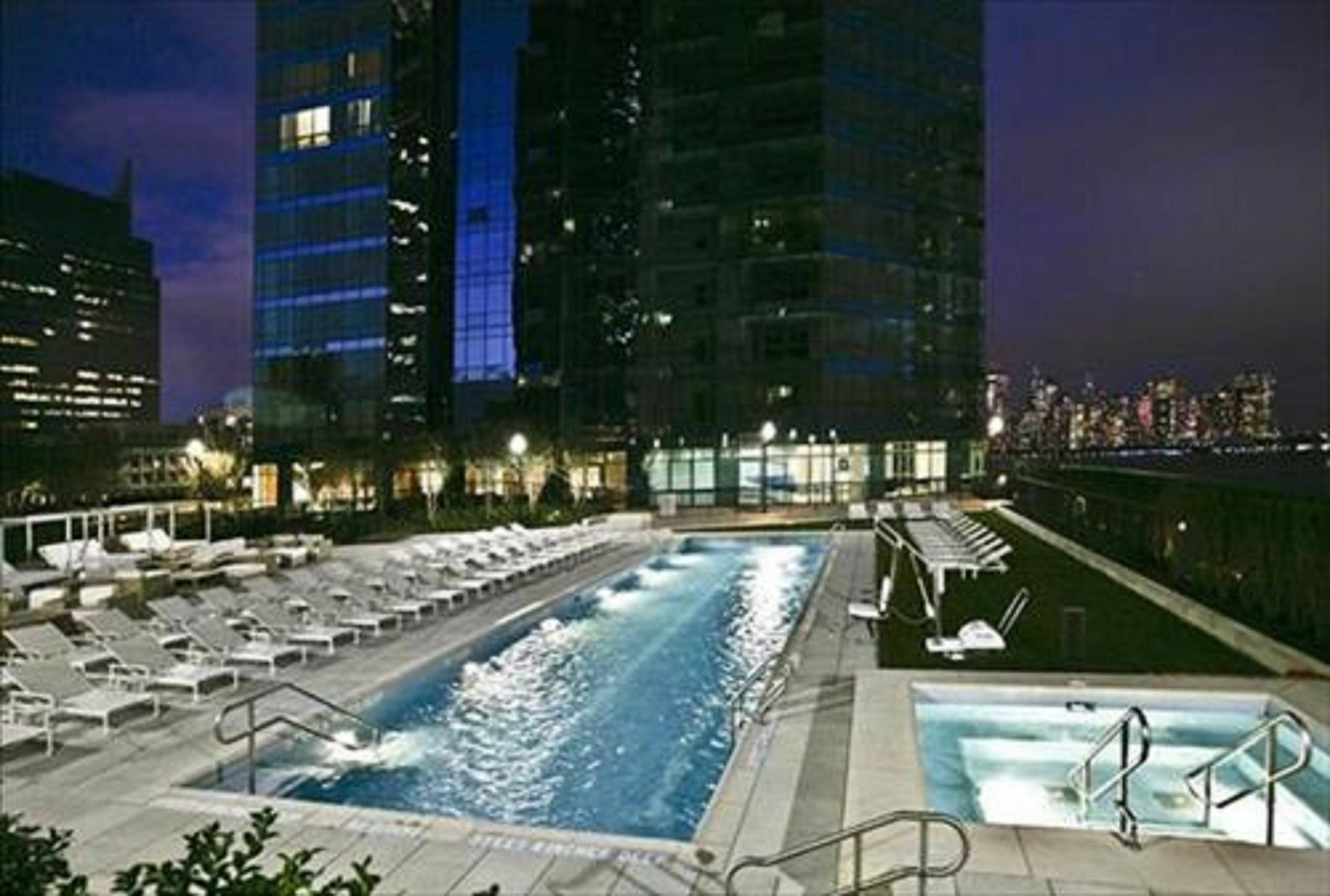 Global Luxury Suites At Greene Jersey City Zewnętrze zdjęcie